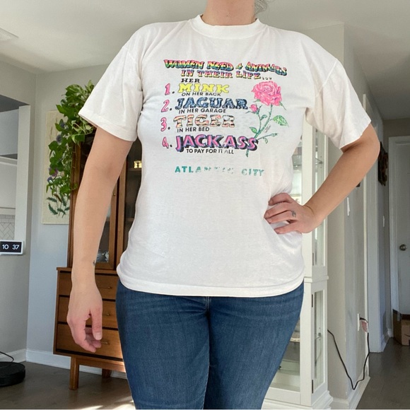 Vintage 90’s Atlantic City What a Woman Needs T-Shirt - Picture 8 of 12